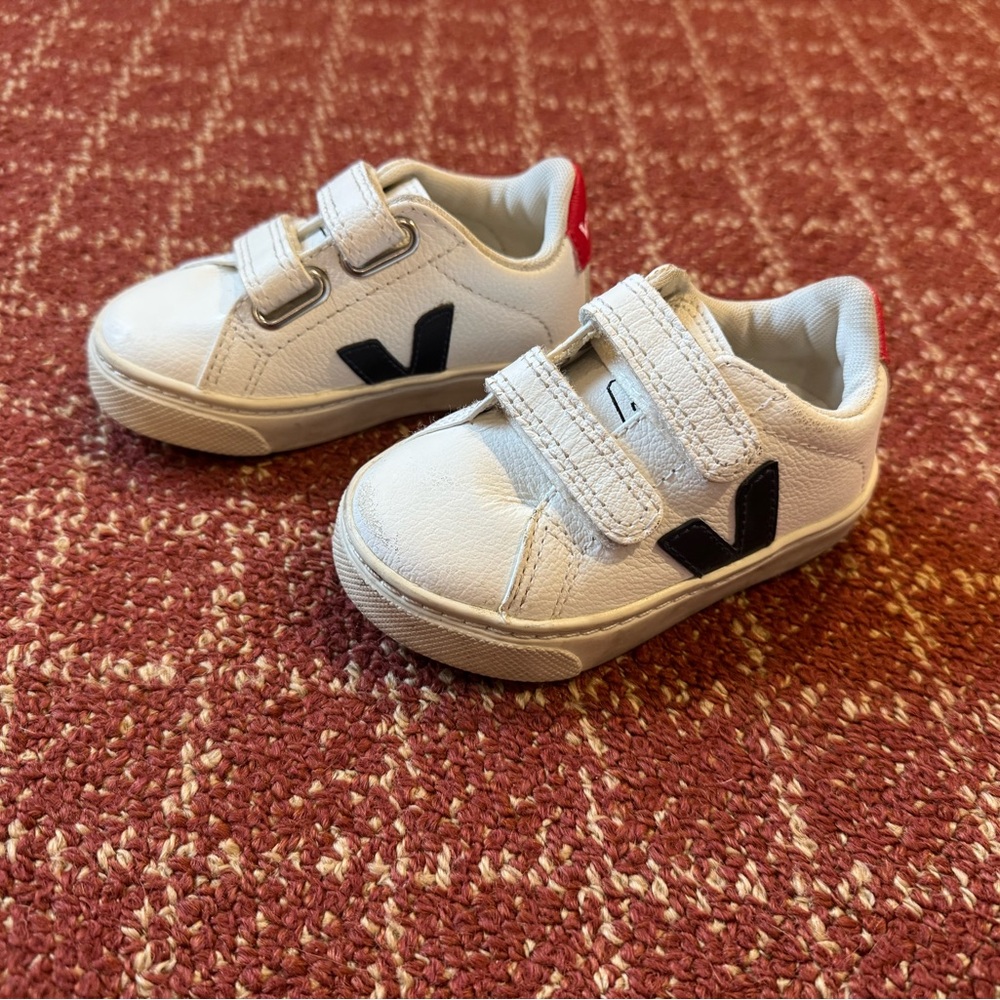 Veja Esplar toddler sneakers, size 6